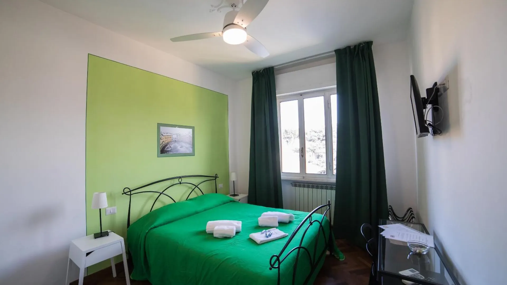 B&B Cento Passi Dalle Mura Lucca Bed & Breakfast